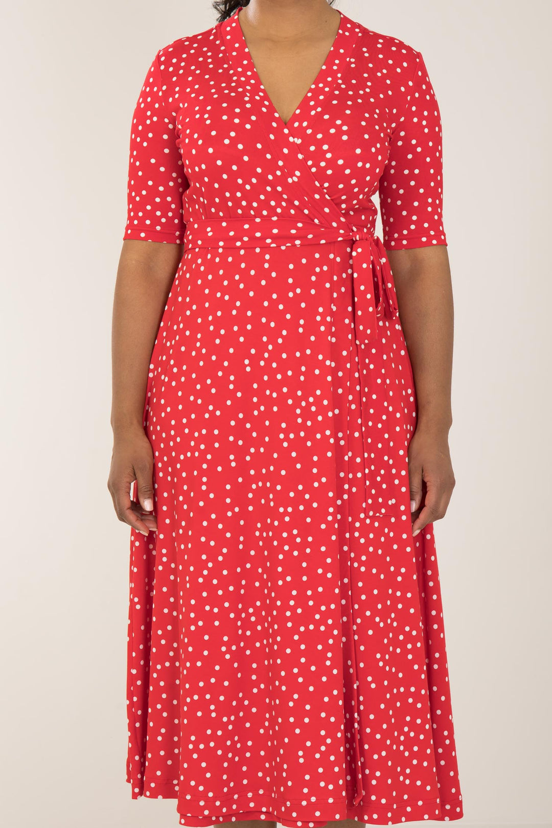 Bestie printed midi wrap jersey dress - Red dot - Prickig, vadlång omlottklänning i trikå